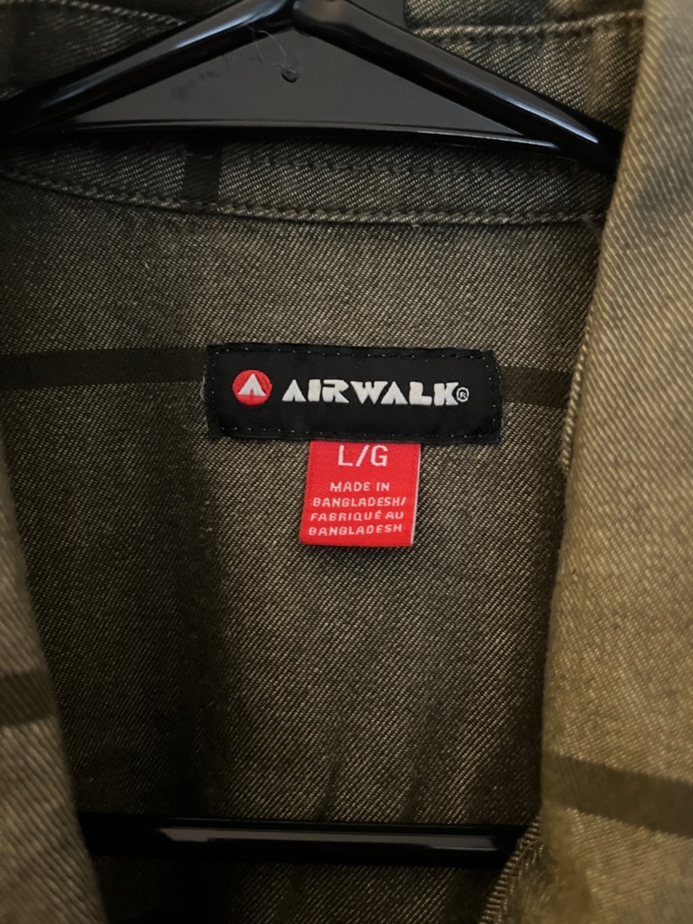 Airwalk Army Green Striped Button-Down with Snaps (Men’s Large) - Picture 3 of 5
